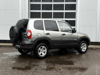 2010 Chevrolet Niva I Рестайлинг, серый, 382000 рублей, вид 5