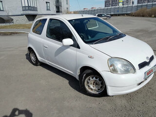2000 Toyota Vitz I (P10), белый, 200000 рублей, вид 5