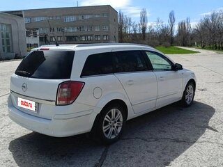 2011 Opel Astra H Рестайлинг, белый, 670000 рублей, вид 5