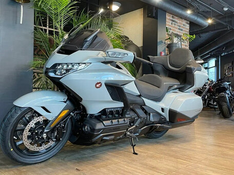 2026 Honda GL 1800 Gold Wing, белый, 4950000 рублей, вид 3