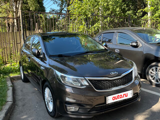 2017 Kia Rio III Рестайлинг, коричневый, 1399000 рублей, вид 5