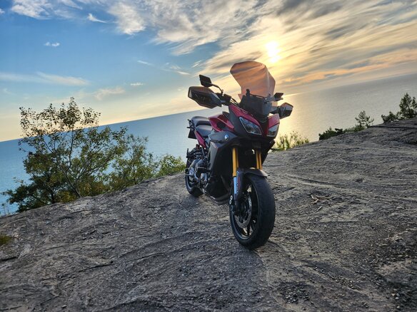 2015 Yamaha MT-09 Tracer (FJ-09), пурпурный, 850000 рублей - вид 15