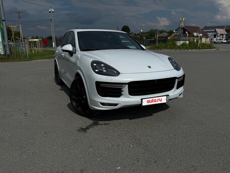 2016 Porsche Cayenne Turbo II Рестайлинг (958), белый, 4750000 рублей, вид 5
