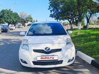 2008 Toyota Vitz II (XP90), белый, 710000 рублей, вид 1