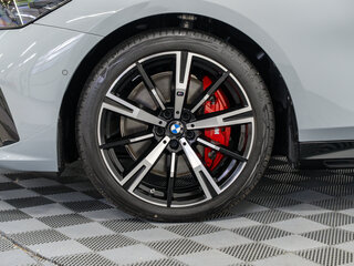 2025 BMW 5 серии 540d xDrive VIII (G60/G61/G68), серый, 12989000 рублей, вид 3