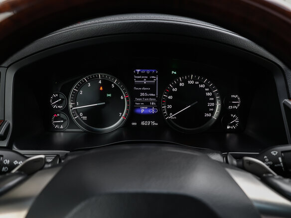 2016 Lexus LX 570 III Рестайлинг 2, белый, 7400000 рублей - вид 12