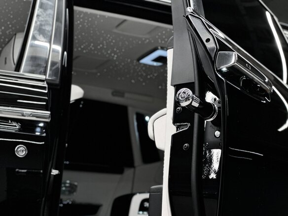 2026 Rolls-Royce Phantom Extended VIII (Series I), чёрный, 87500000 рублей - вид 34