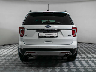 2018 Ford Explorer V Рестайлинг, белый, 2687000 рублей, вид 5