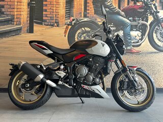 Triumph Trident 800