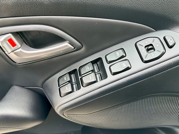 2013 Hyundai ix35 I, серый - вид 12