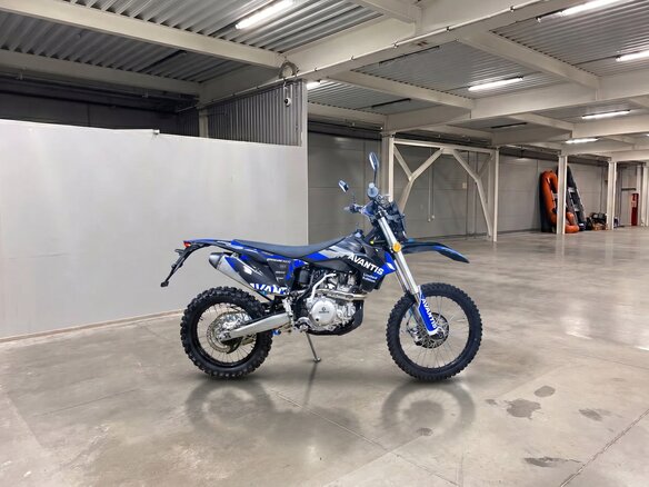 2026 Avantis A8, синий, 217200 рублей - вид 1