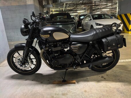 2021 Triumph Street Twin, чёрный, 950000 рублей, вид 1