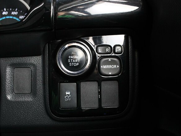 2010 Toyota Wish II, белый - вид 16