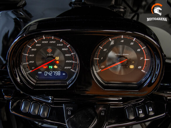 2020 Harley-Davidson CVO Road Glide, белый, 2401448 рублей - вид 10