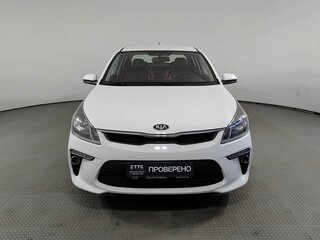 2019 Kia Rio IV, белый, 1450800 рублей, вид 2