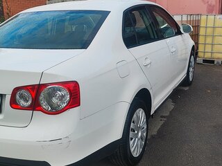 2010 Volkswagen Jetta V, белый, 780000 рублей, вид 3