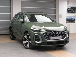 2025 Audi Q5 40 TFSI III (GU), зелёный, 7680000 рублей, вид 3