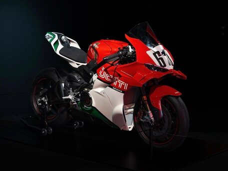 2026 Ducati Superleggera V4, красный, 19900000 рублей, вид 4