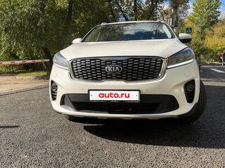 2019 Kia Sorento III Prime Рестайлинг, белый, 3200000 рублей, вид 1