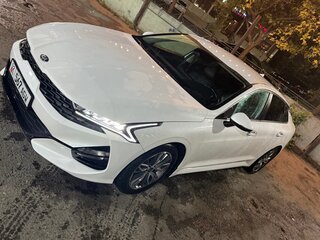 2021 Kia K5 LPi III, белый, 2150000 рублей, вид 4