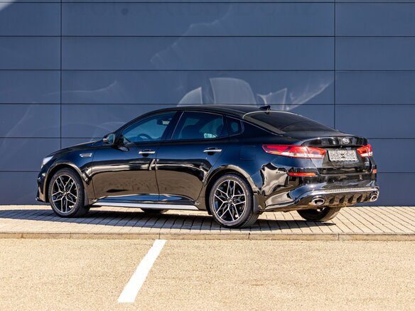2018 Kia Optima IV Рестайлинг, чёрный, 1795000 рублей - вид 3