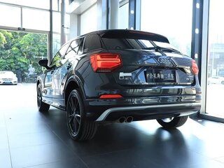 2023 Audi Q2 L 35 TFSI I Рестайлинг, чёрный, 1590333 рублей, вид 3