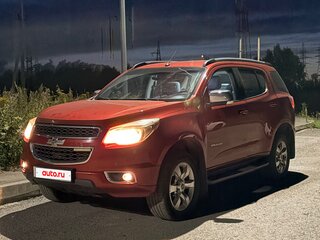 2013 Chevrolet TrailBlazer II, красный, 1400000 рублей, вид 1