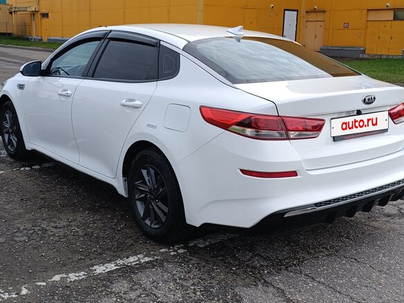2019 Kia Optima IV Рестайлинг, белый, 1330000 рублей - вид 5