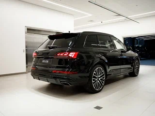 2025 Audi Q7 50 TDI II (4M) Рестайлинг 2, чёрный, 14092000 рублей, вид 5