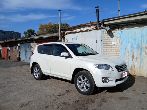 2011 Toyota RAV4 III (XA30) Рестайлинг, белый, 1900000 рублей
