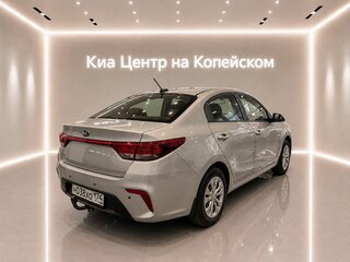 2018 Kia Rio IV, серебристый, 1209000 рублей, вид 4