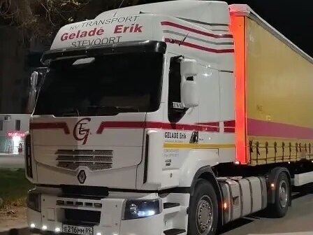 2009 Renault Premium, белый, 4000000 рублей, вид 1