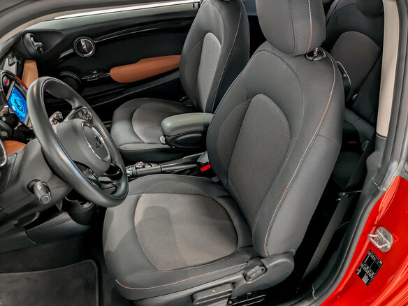 2020 Mini Hatch Cooper III (F55/F56) Рестайлинг, оранжевый, 2395000 рублей - вид 20