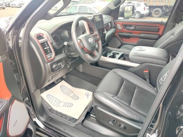 2024 Ram 1500 Crew Cab V Рестайлинг, чёрный, 8461000 рублей - вид 8