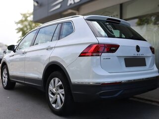 2022 Volkswagen Tiguan Allspace II Рестайлинг, белый, 2425000 рублей, вид 4
