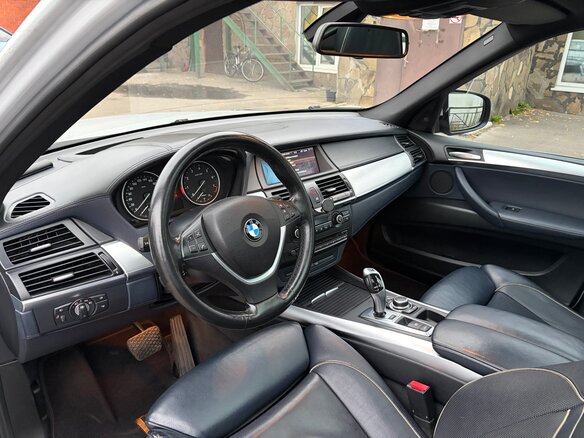 2011 BMW X5 35i II (E70) Рестайлинг, серый, 2399000 рублей - вид 11