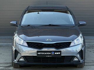2021 Kia Rio IV Рестайлинг, серый, 1699000 рублей, вид 2