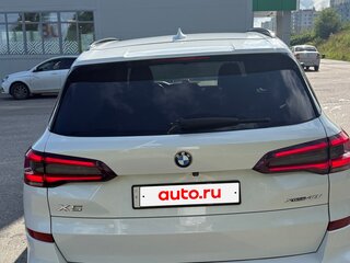 2020 BMW X5 40i IV (G05/G18), белый, 7100000 рублей, вид 3