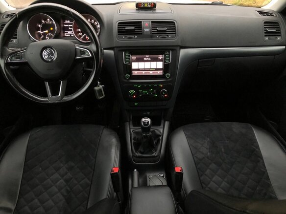 2015 Skoda Yeti I Рестайлинг, белый, 1117000 рублей - вид 11