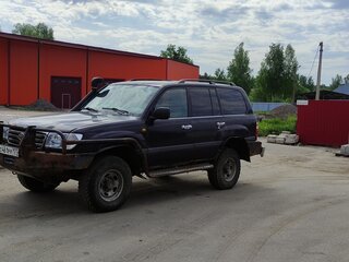 2003 Toyota Land Cruiser 105 100 Series Рестайлинг 1, чёрный, 1200000 рублей, вид 3