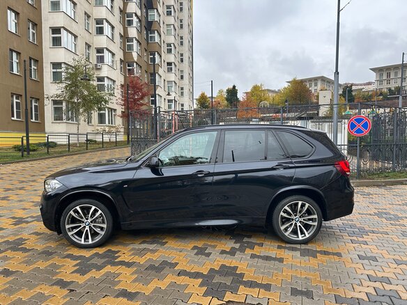 2016 BMW X5 40d III (F15), чёрный, 3550000 рублей - вид 1