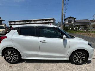 2022 Suzuki Swift V Рестайлинг, белый, 700000 рублей, вид 4