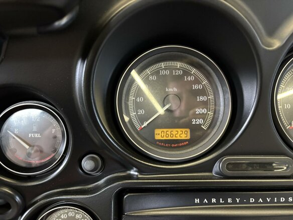 2011 Harley-Davidson Electra Glide, красный, 1095000 рублей - вид 8