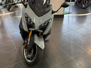 2026 Yamaha TMAX, серый, 1650000 рублей, вид 2