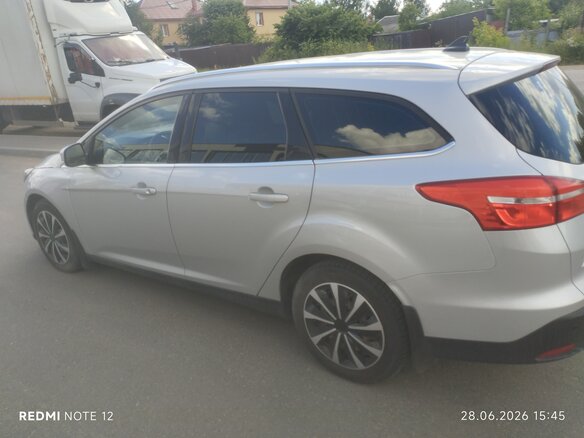 2017 Ford Focus III Рестайлинг, серебристый, 895000 рублей - вид 2