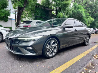 2024 Hyundai Elantra VII (CN7) Рестайлинг, серебристый, 1500007 рублей, вид 1