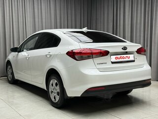 2017 Kia Cerato III Рестайлинг (Classic), белый, 1049000 рублей, вид 4