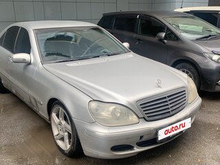 2001 Mercedes-Benz S-Класс 500 IV (W220), серебристый, 555000 рублей, вид 2