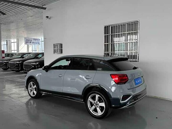 2022 Audi Q2 L 35 TFSI I Рестайлинг, серый, 1750000 рублей - вид 3