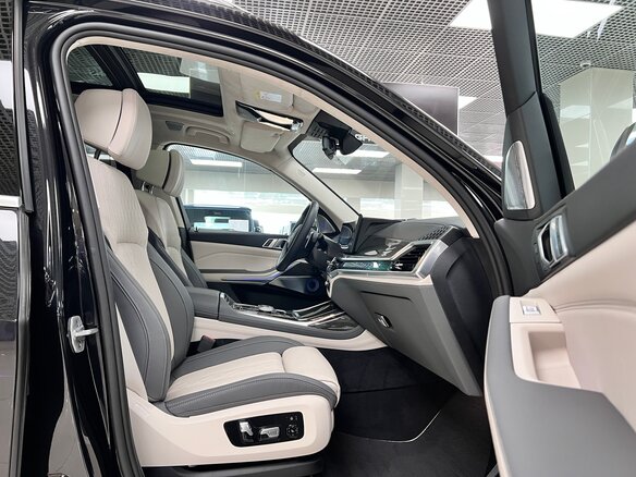 2025 BMW X7 40d I (G07) Рестайлинг, чёрный, 15499000 рублей - вид 26